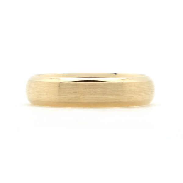 18K yellow gold comfort fit band