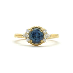 Sapphire and diamond ring in 18k gold